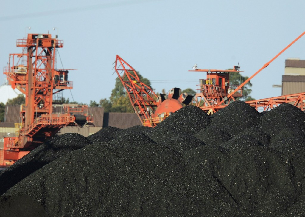 Strong Exports Force Coal Ships Bottleneck